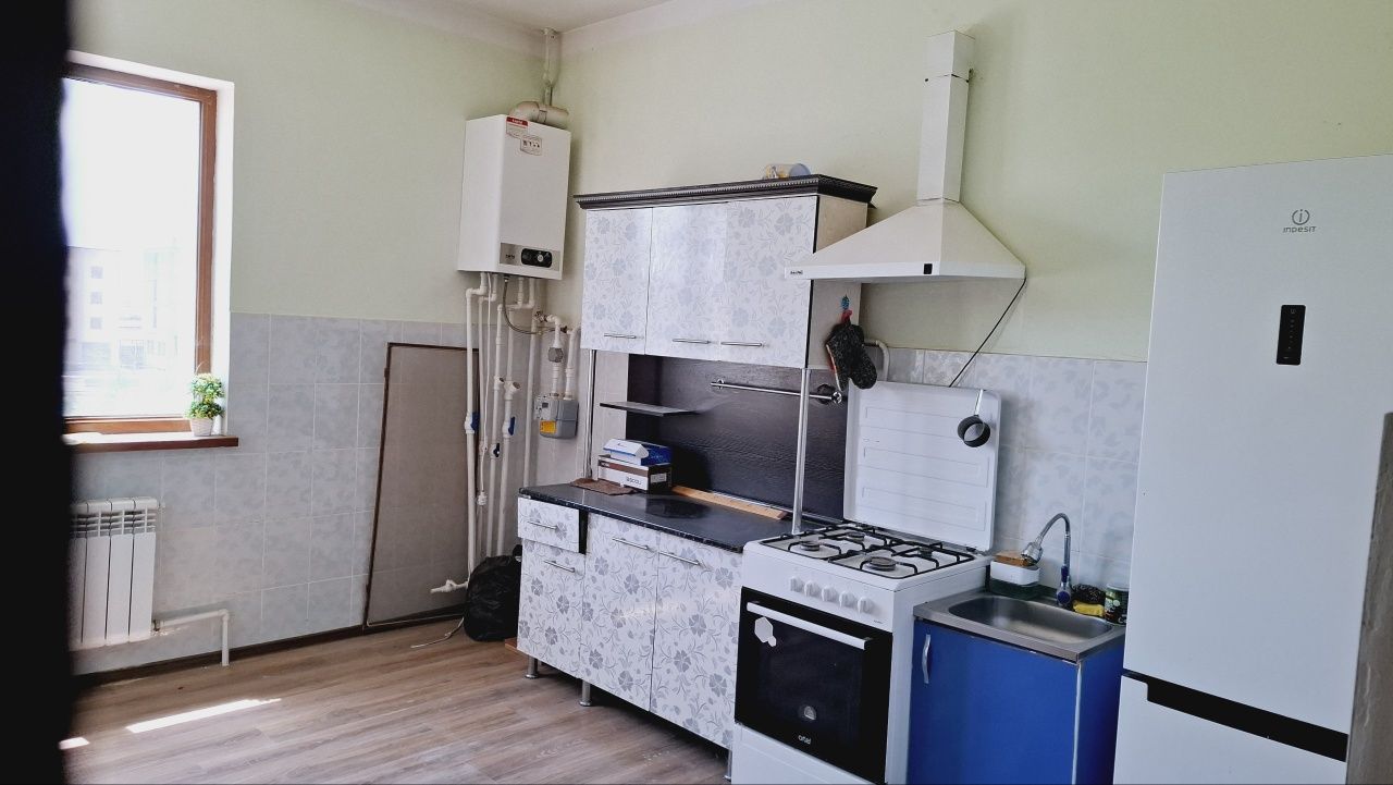 Аэропорт томонда жойлашган 2 хонали квартира ижарага берилади