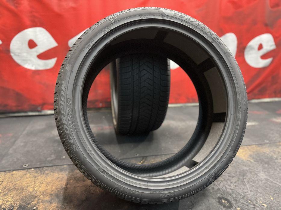 285 35 22, Зимни гуми, Pirelli ScorpionWinter, 2 броя