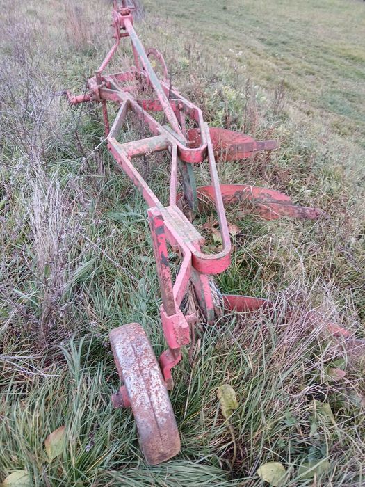 Vând plug 3 trupite