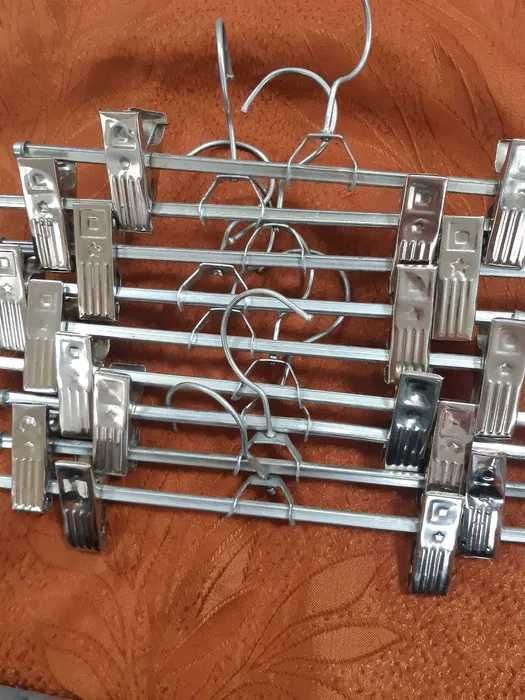 Вешалки металлические