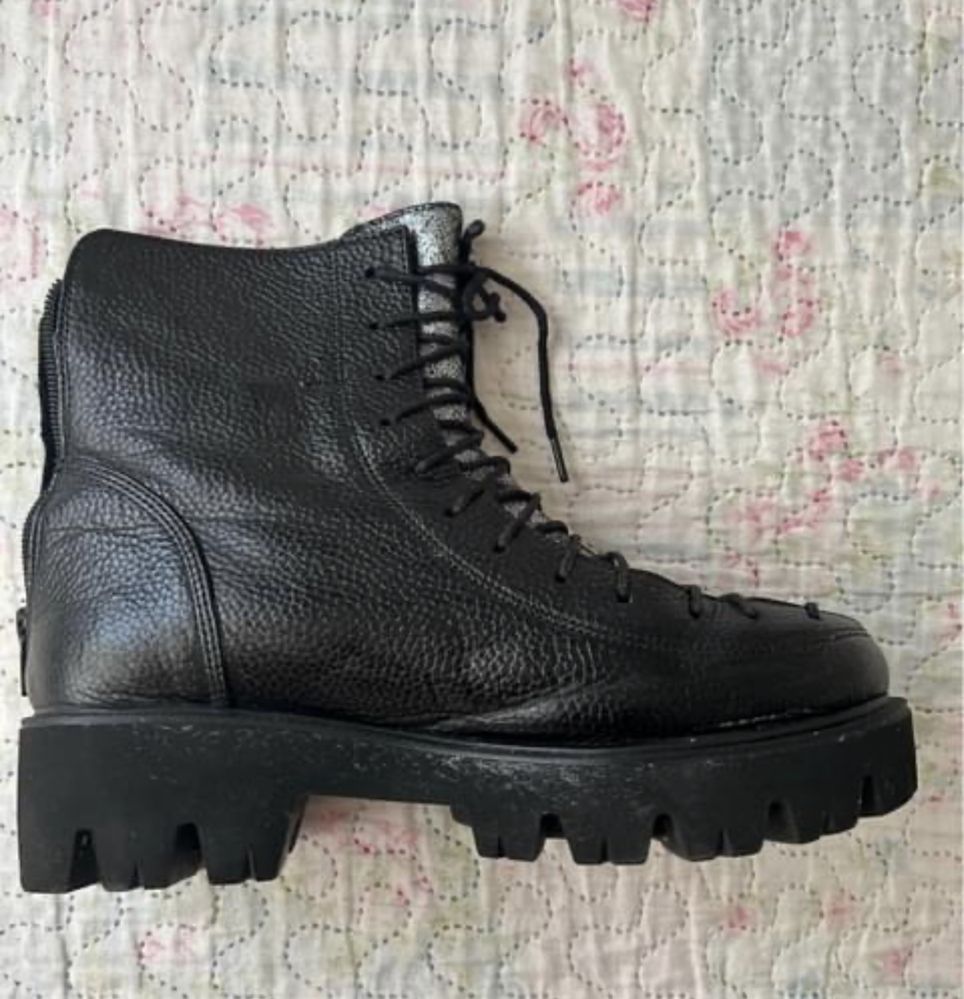 Ghete din piele neagra cu insertie argintie  - marime 38