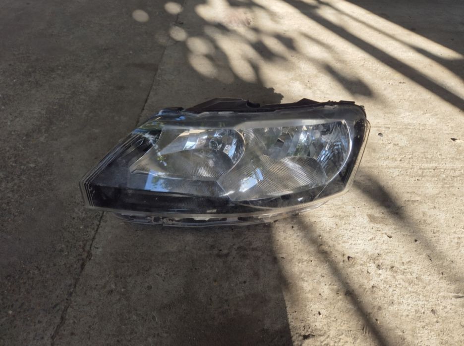 Far Stanga Skoda Rapid