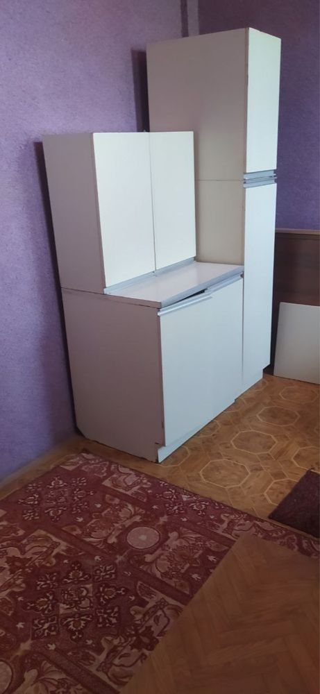 Кухонный мебель сотилади