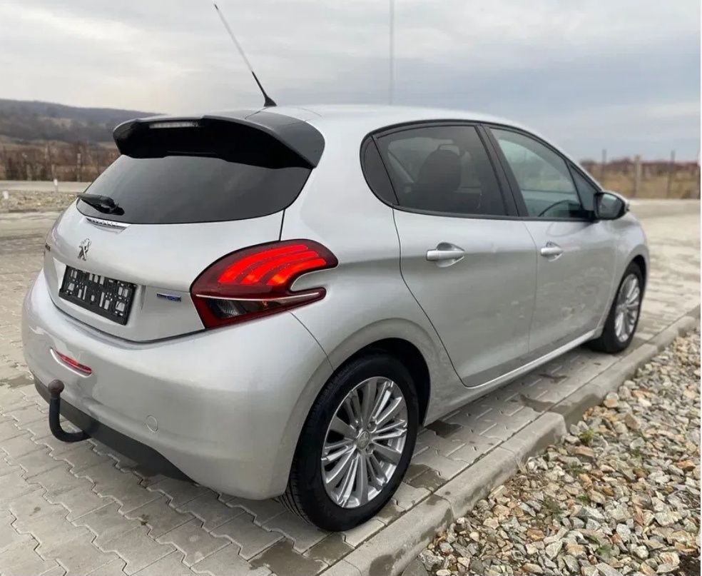 Vând Peugeot 208 1.6 Hdi