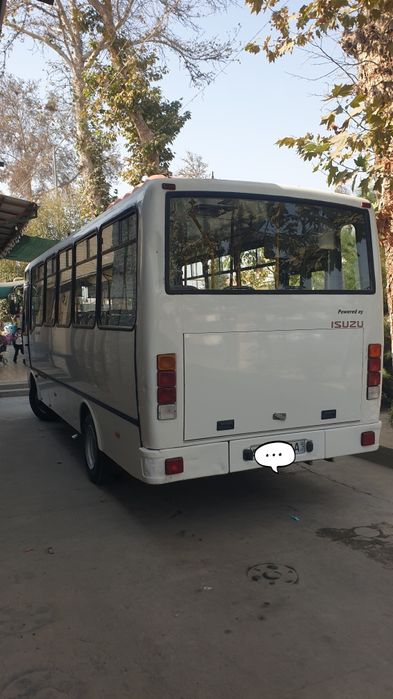 Avtobus isuzu hc 40