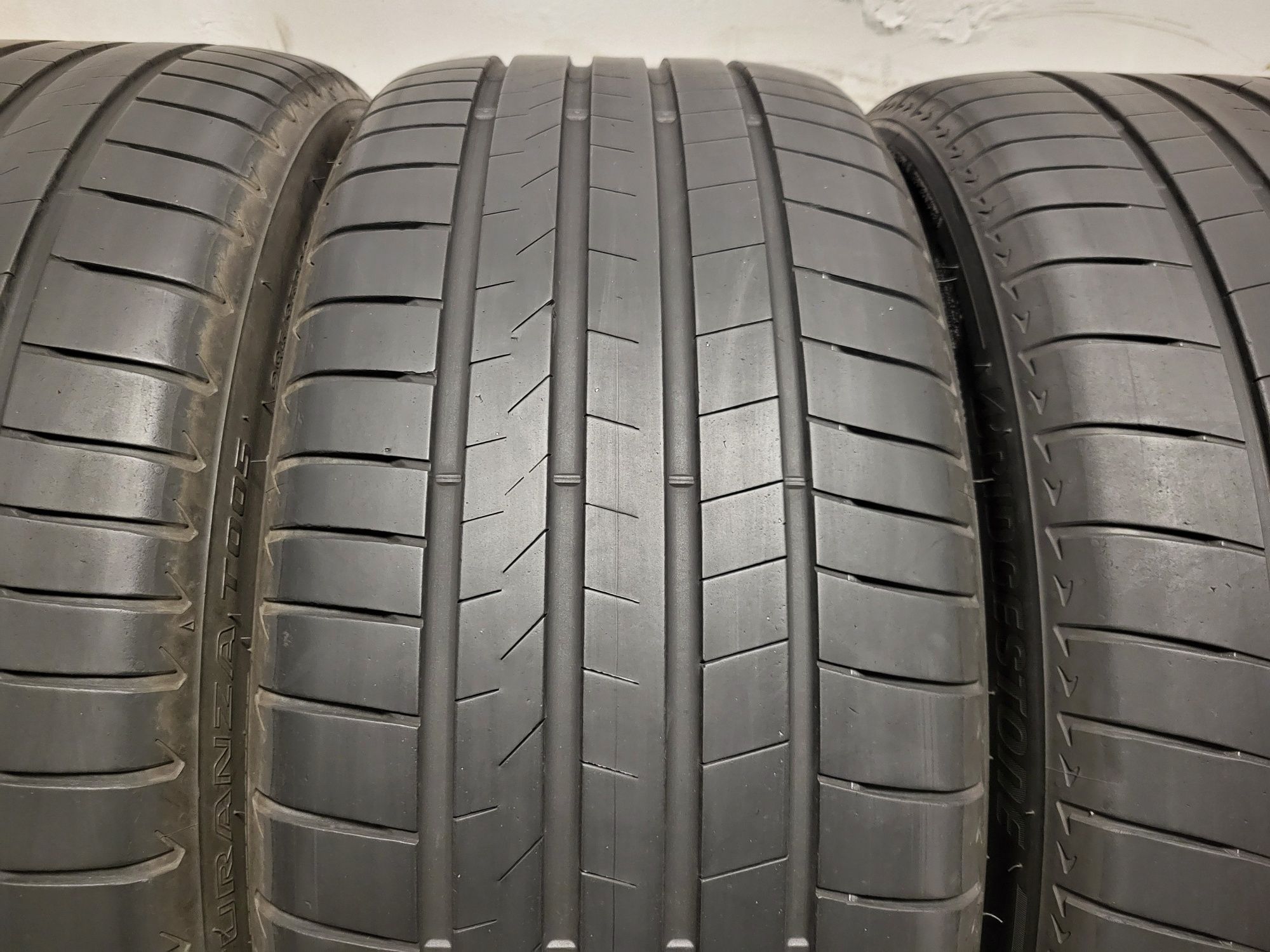 285/35/22 Bridgestone DOT23 / летни гуми