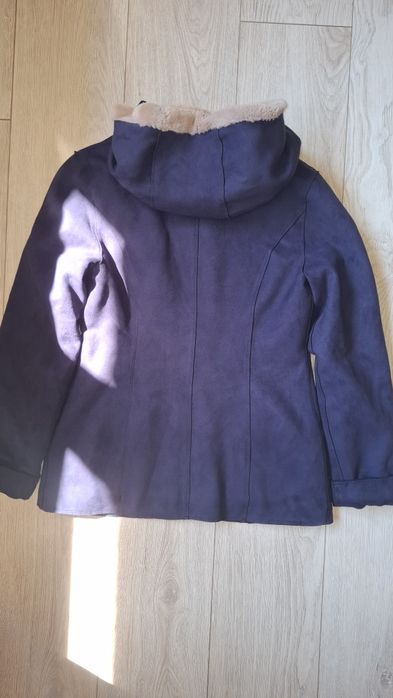 Haina pt fete , cu gluga si buzunare, in stare foarte buna,mărimea S