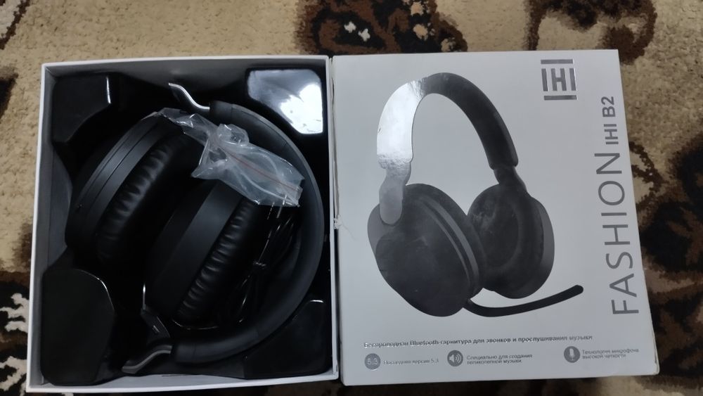 Блютуз .наушники