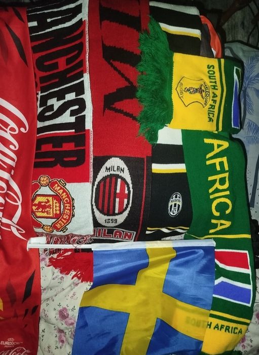 Vând fular rugby ac milan france coca cola preț în descriere