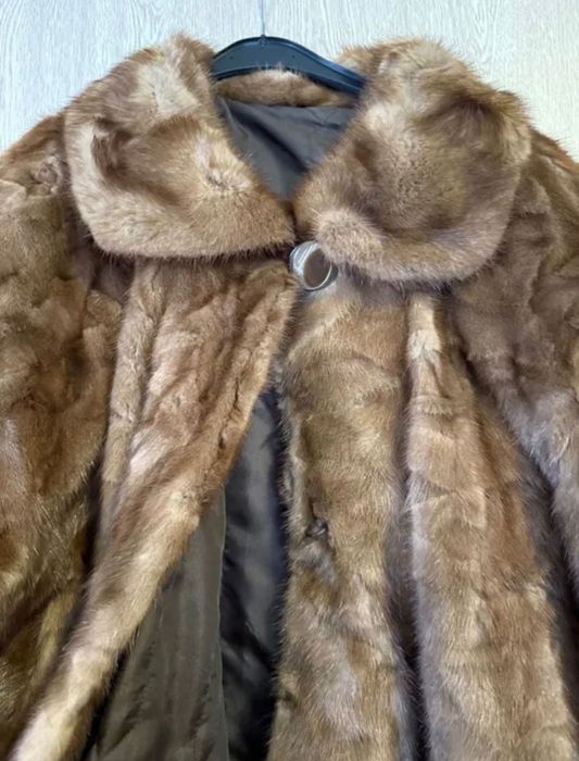 Уникално женско дълго палто от естествена кожа- необличано!