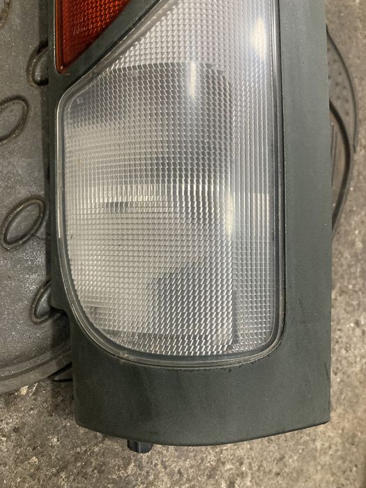 Renault kangoo 1999 година десен стоп