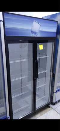 Холодильник вертикальный 600 литров.