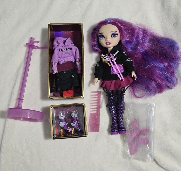 Păpuși Rainbow High
