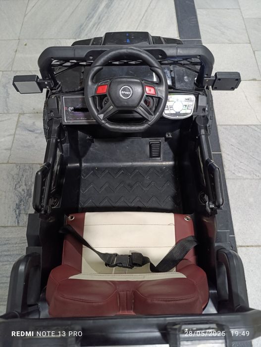 Bolalar mashinasi ikki kishilik pulti zaryadchiki bilan komplekt tuliq