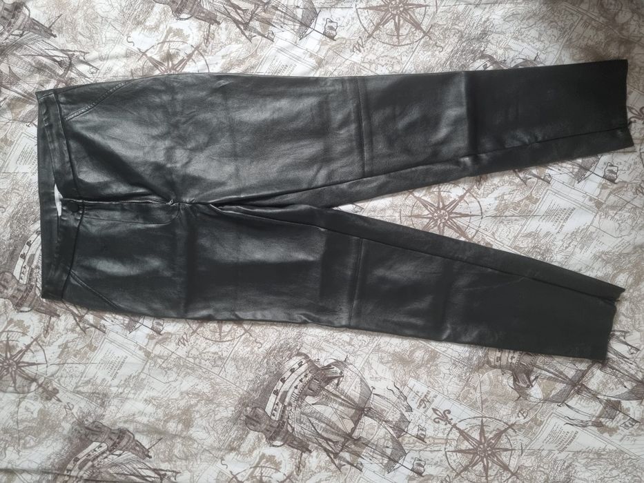 Vand pantaloni imitatie piele