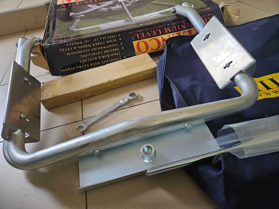 Nivela aluminiu rulota Milenco camper