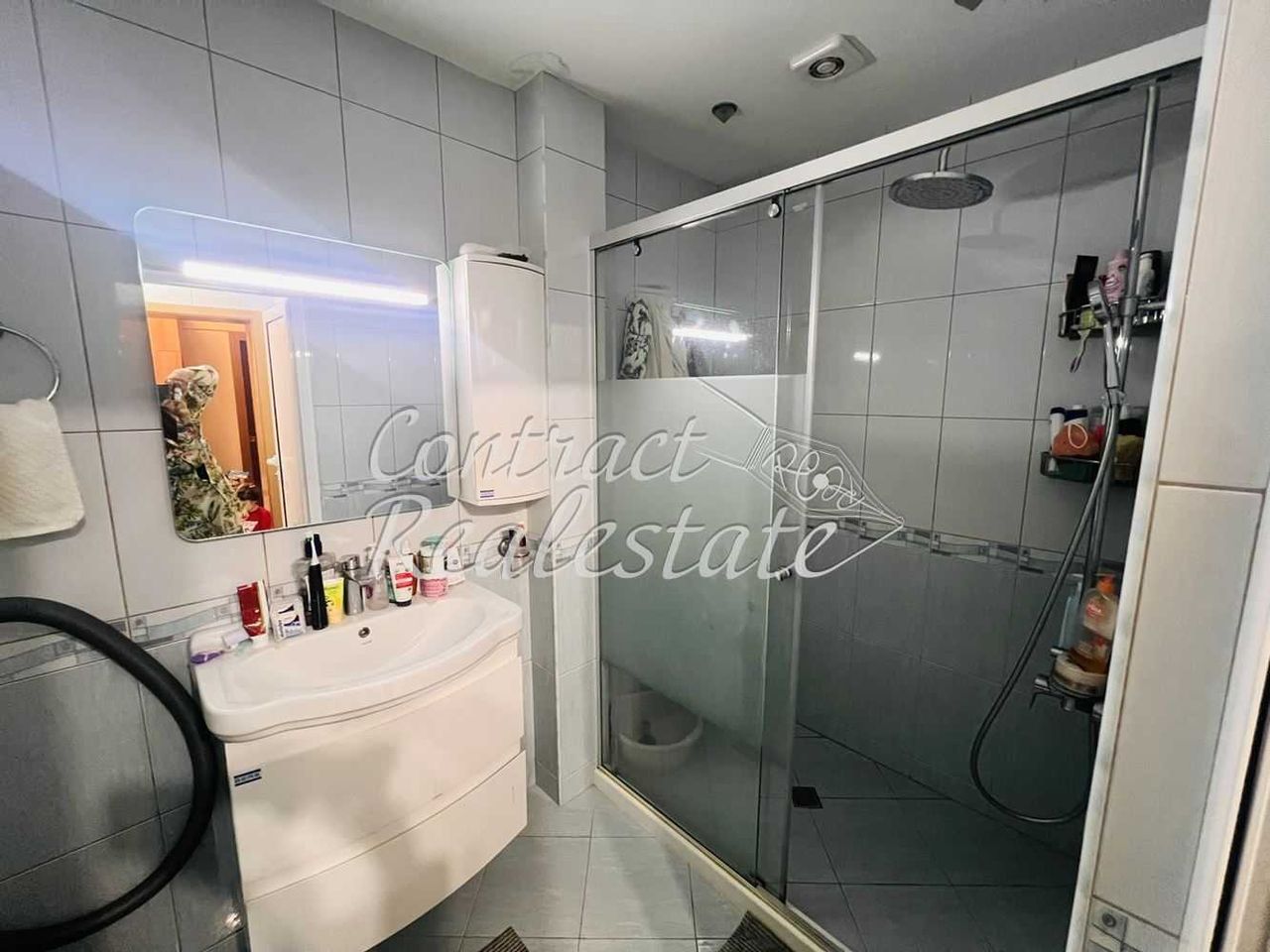 Продава се Тристаен апартамент в Варна, Възраждане 1 - 128 кв.м за 2016 €/кв.м - Снимка #8