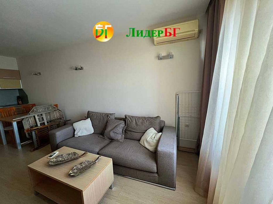 Двустаен апартамент с фронтална гледка морето на първа линия