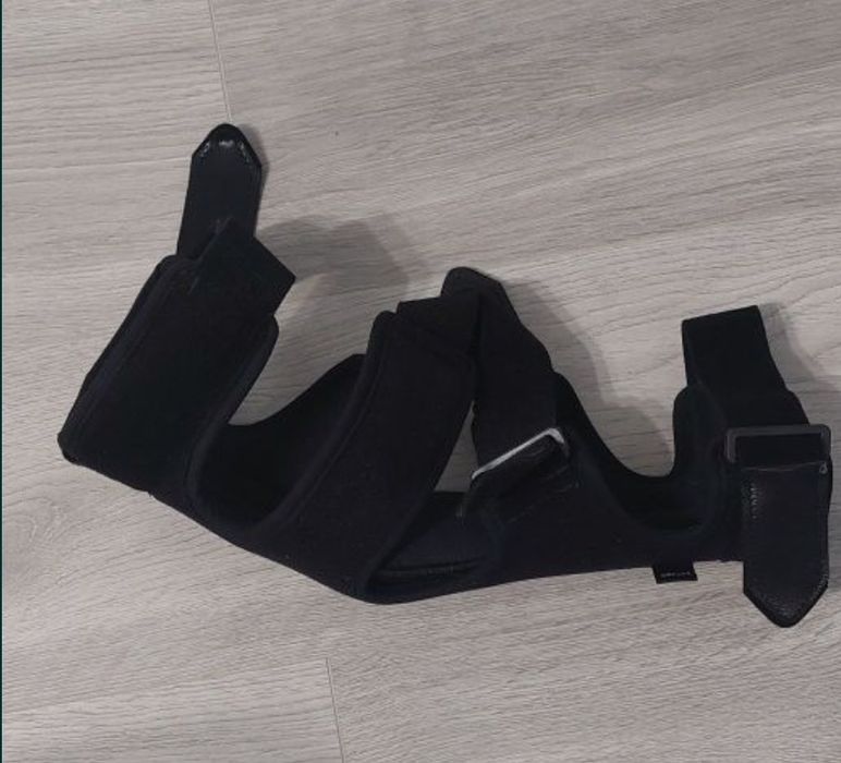 Vând orteza pentru articulațiile cotului