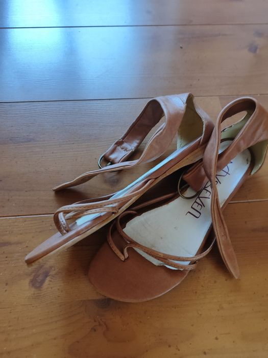 Обувки - дамски - различни модели