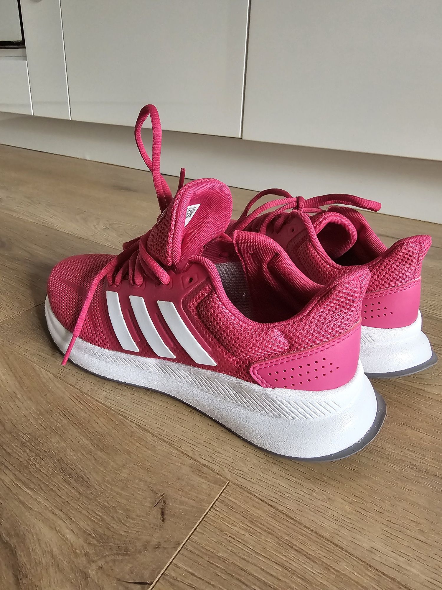 *Нови* Дамски летни розови маратонки Adidas Runfalcon, 38 н 24см