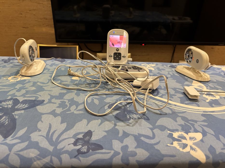 2 бр. Бебефон Motorola MBP622