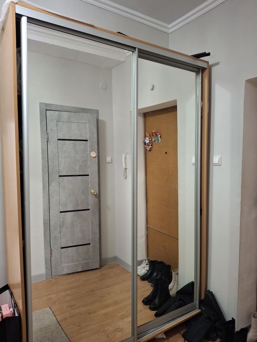 Продам шкаф для прихожей комнаты