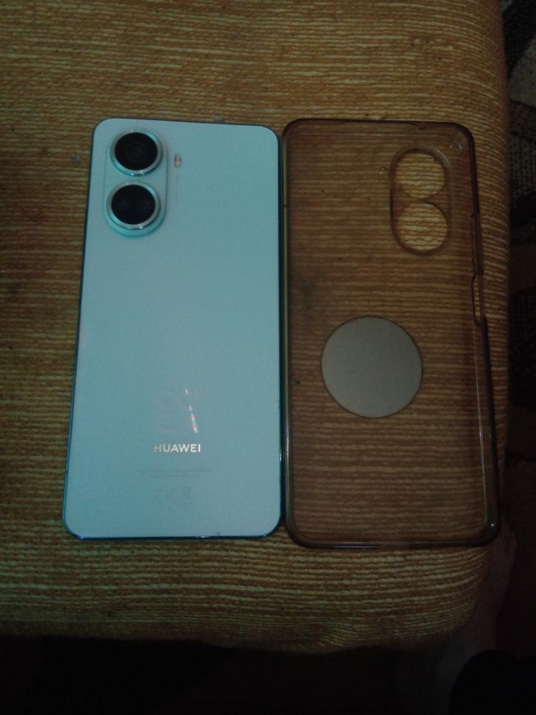 Продавам   HUAWEI  nova 10 SE
