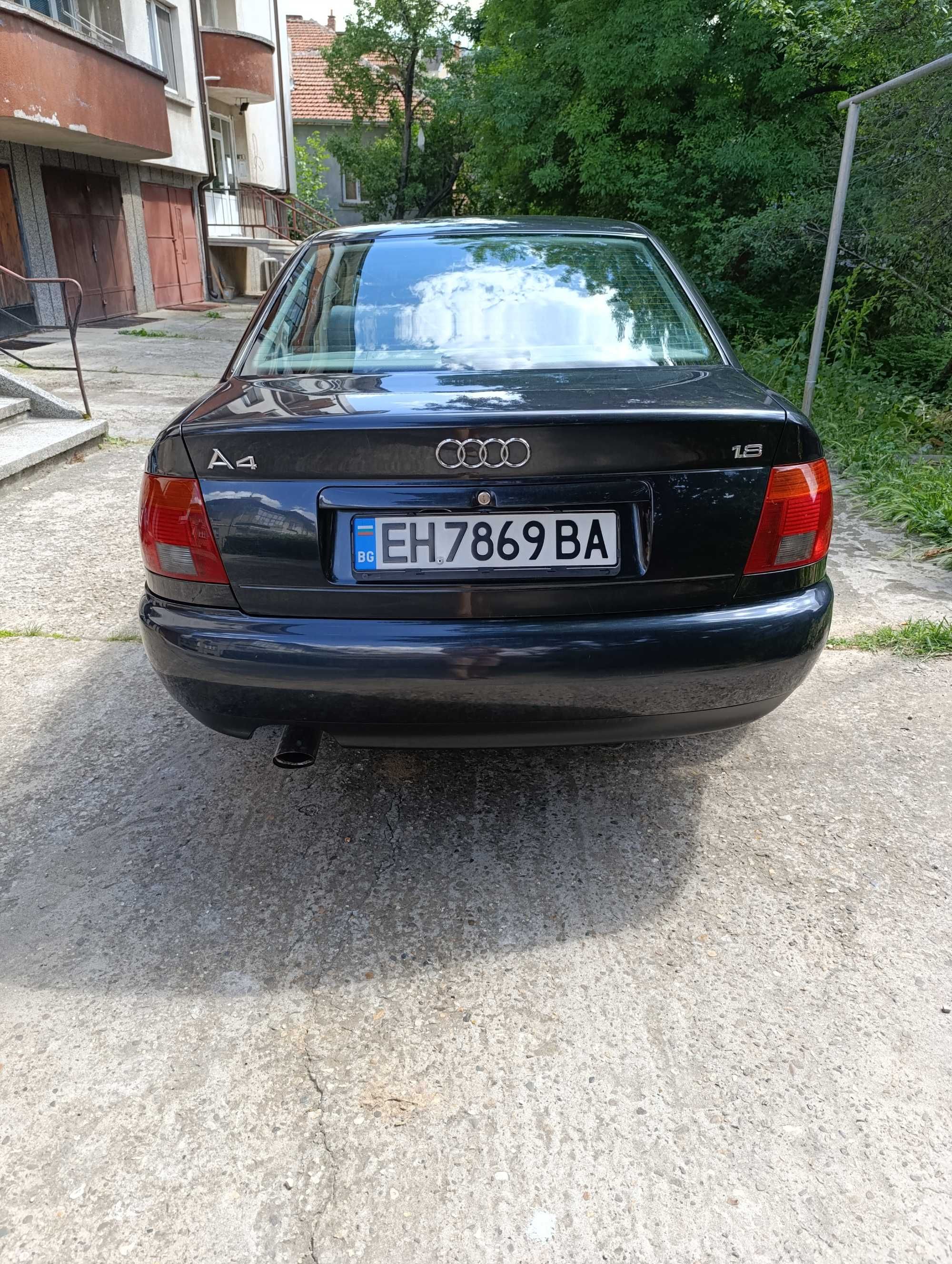 Продавам Ауди А4, 1.8, 125 к.с., бензин, 1995г