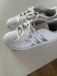 Vand adidas albi