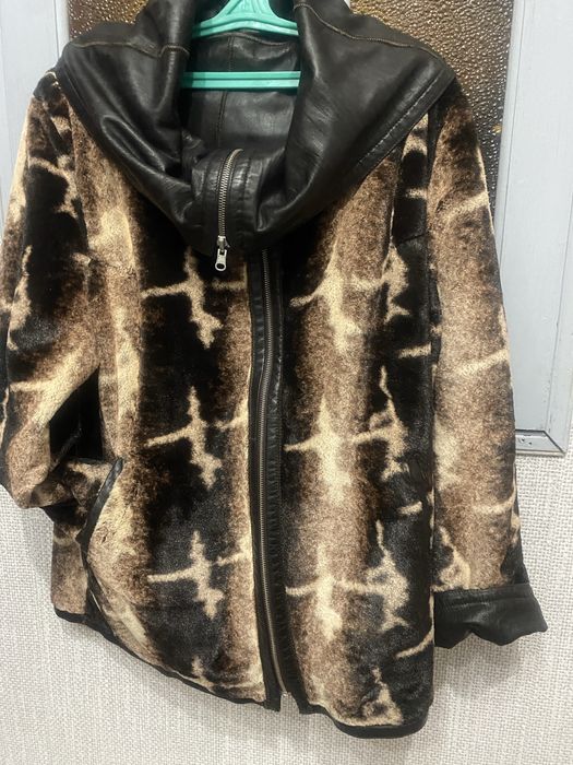 Продам женскую натуральную куртку