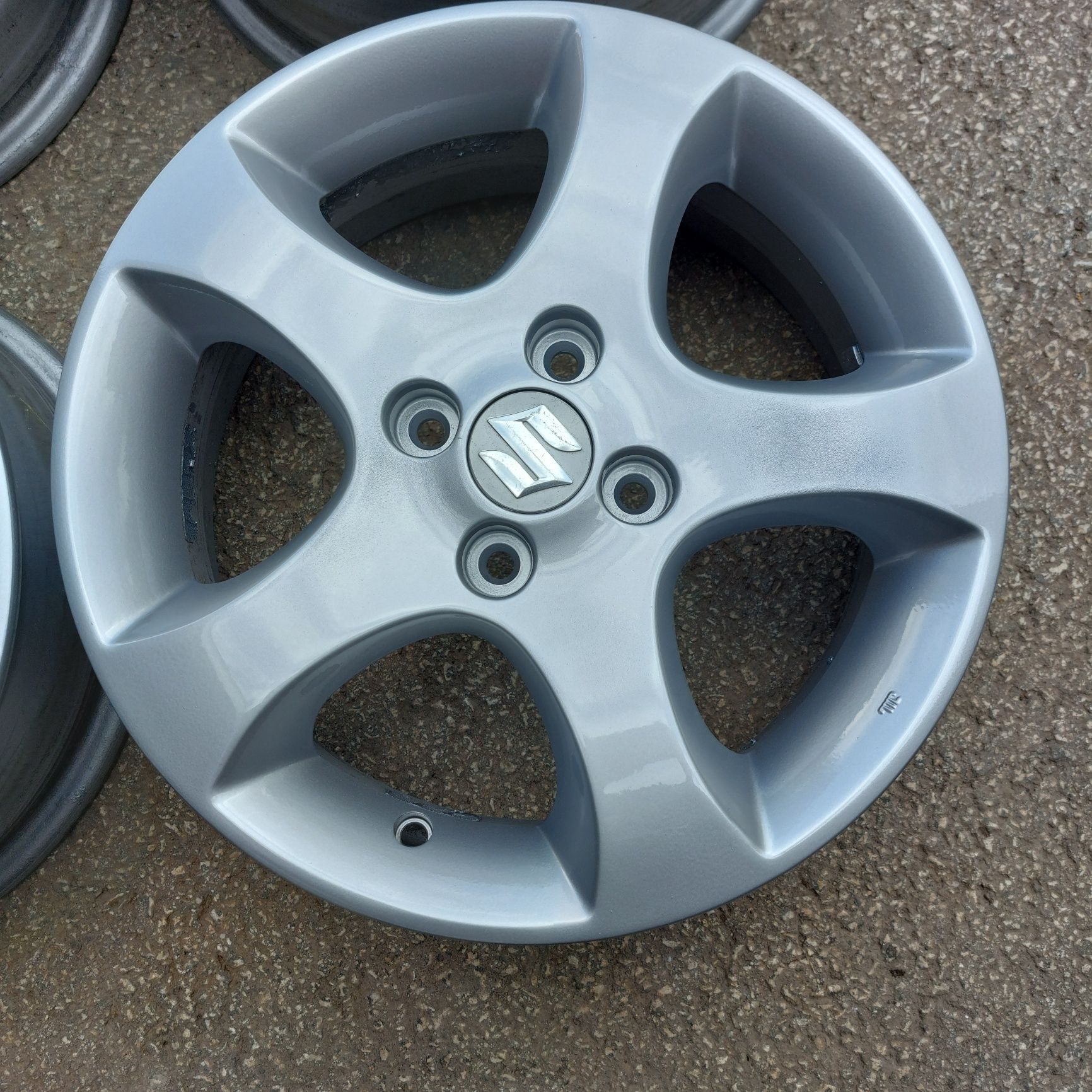 Лети(алуминиеви)джанти 15" Suzuki suift,Nisan, Mazda, Toyota.