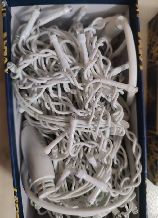 Продам Гирлянды уличные светодиодные новогодние Бахрома 3 м