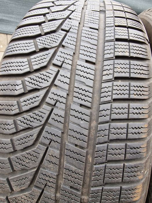 Anvelope 225/50R17 marca Hankook, DOT 2022, 7 mm,M+S