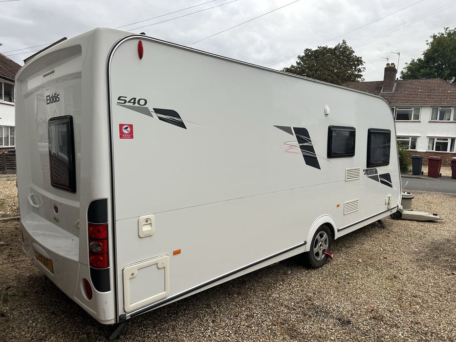 Vand Rulota Elddis Avante 540 An fabricatie 2011, 4-5 locuri de dormit