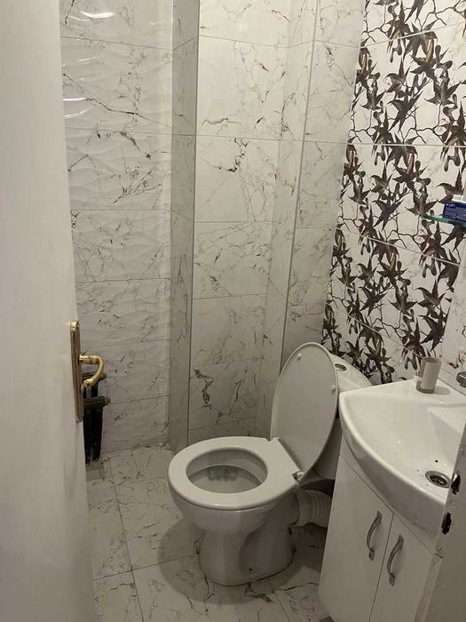 Дава се под наем Тристаен апартамент в София, Хладилника - 108 кв.м за 494.7 € - Снимка #11