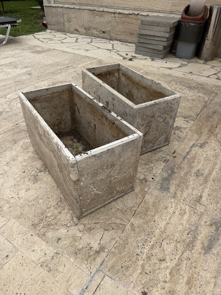 Каменна съксия за цветя 30x60x30