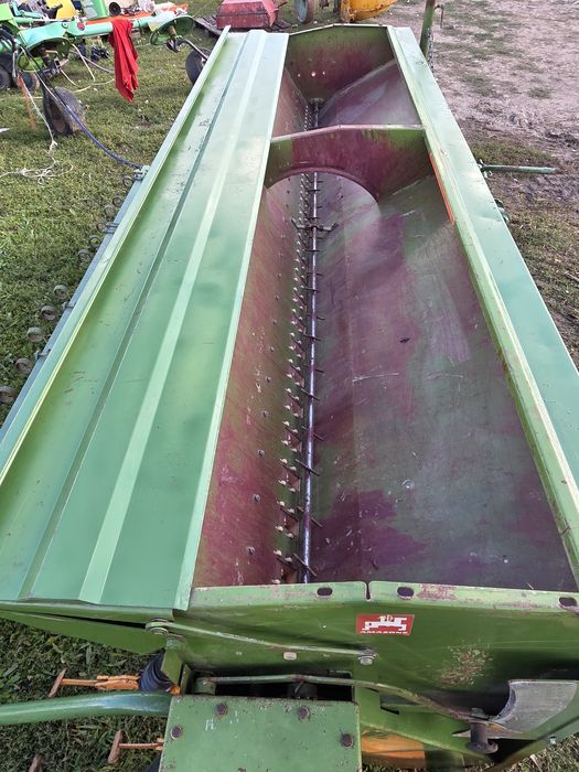 Semanatoare de paioase porumb lucerna 3 m metri Amazone D7