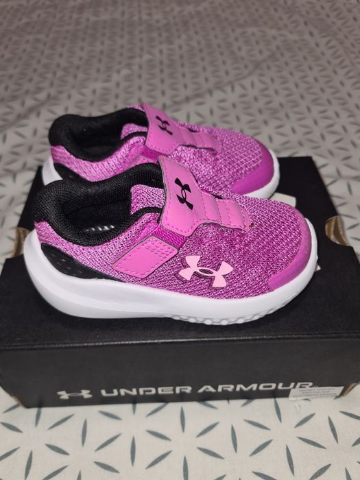 Vând adidași UNDER ARMOUR, mărime 21, fetiță aproape noi