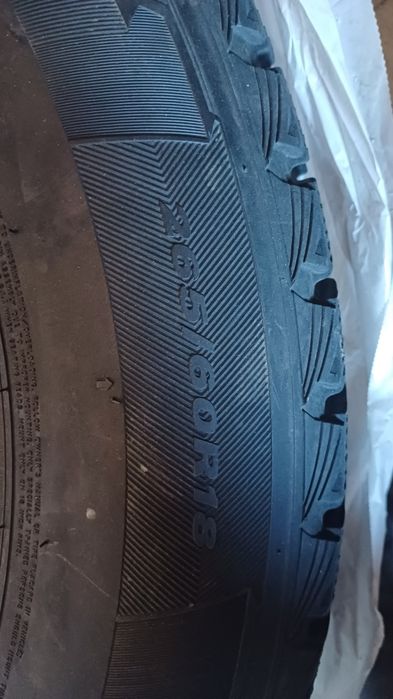 Продам резину 265/60R18