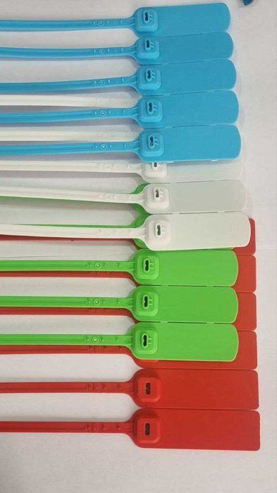ombor, mashinalar,  plastik plomba.doimiy mijozlar uchcun skidka