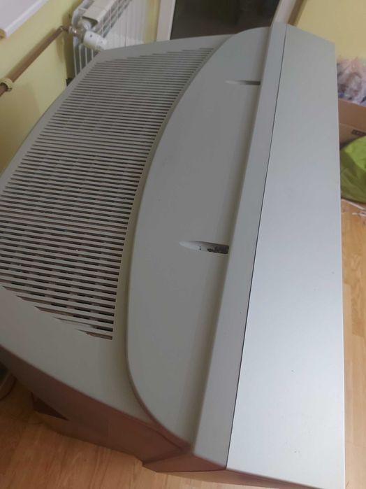 TV AKAI 70 cm diagonala ecran plat