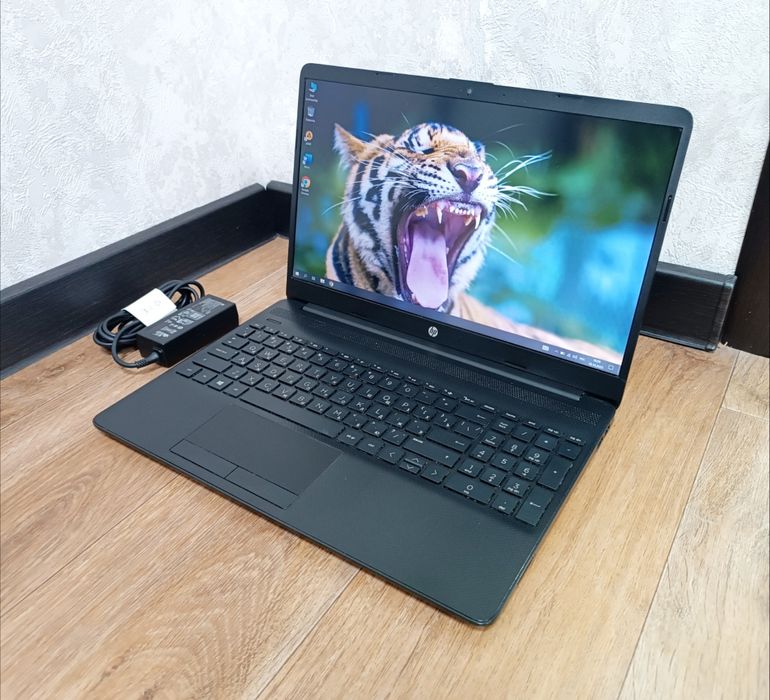 Ноутбук HP i3-(10) ДЁШЕВО в хорошем состояний.