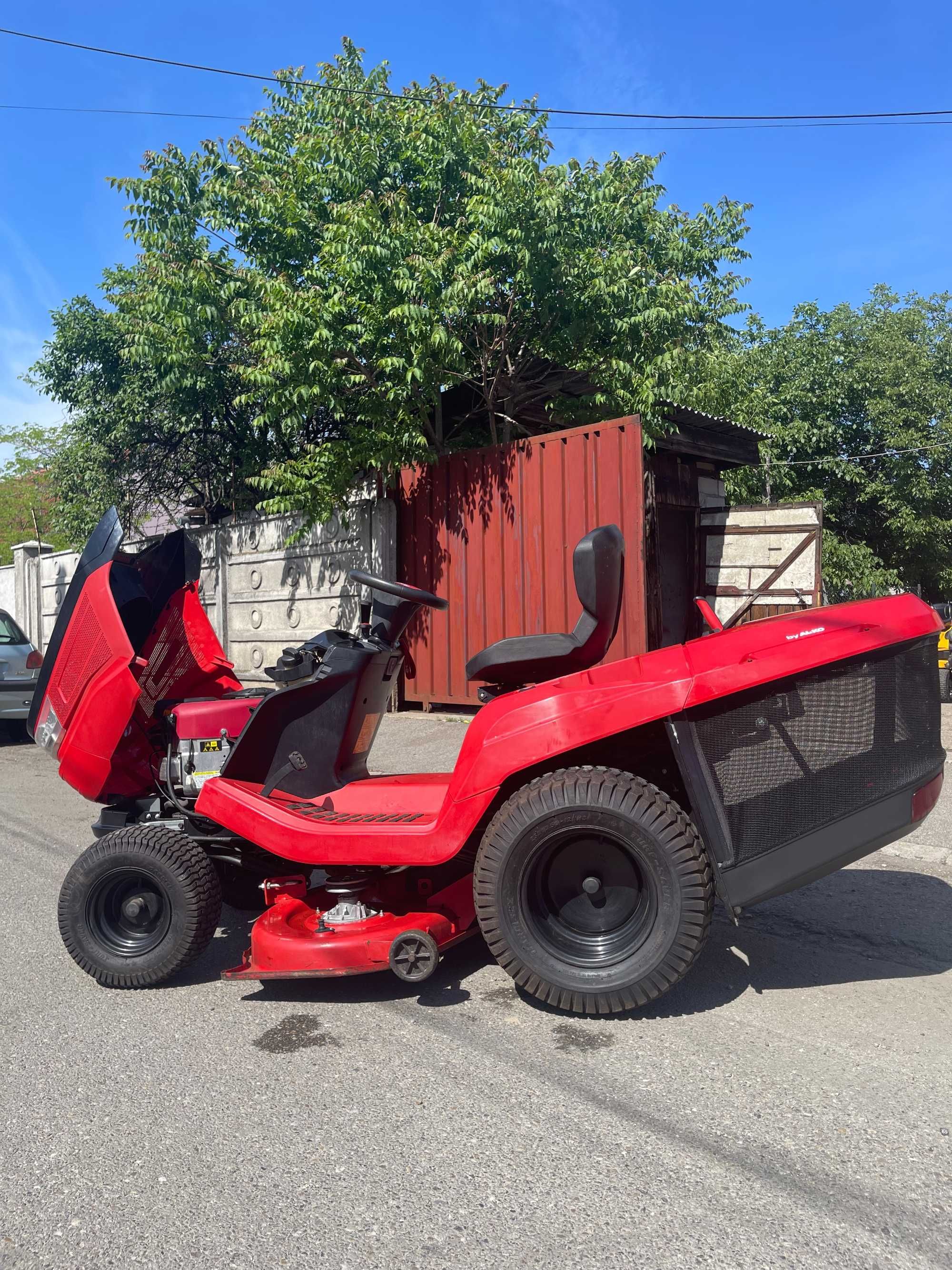 Tractoras de tuns gazon Solo 20cp