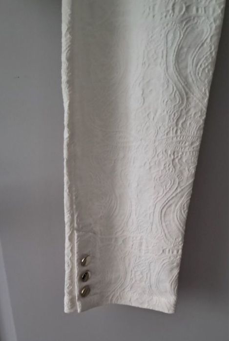 Vand costum/compleu/ set superb din brocart