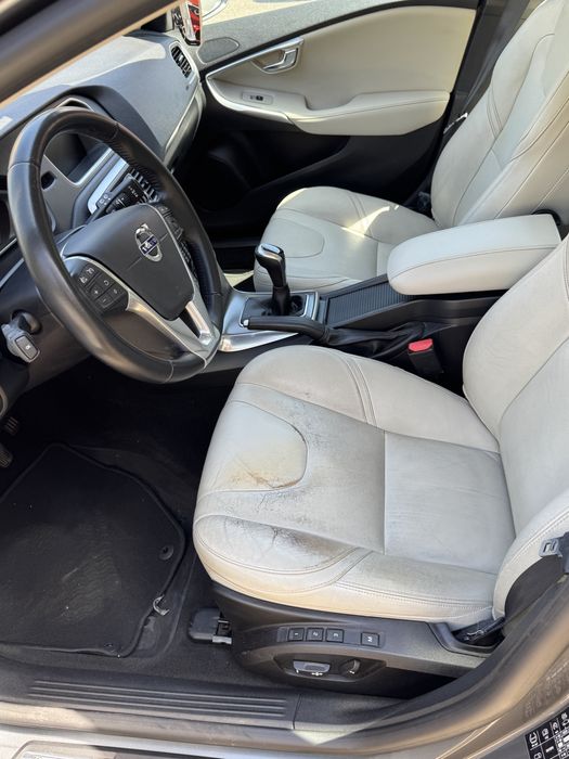 Vand Volvo V40 an 2016