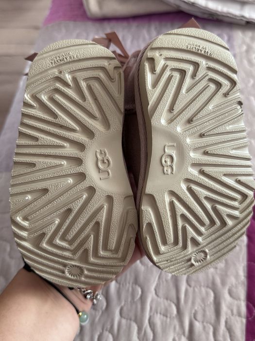 UGG fetite.
