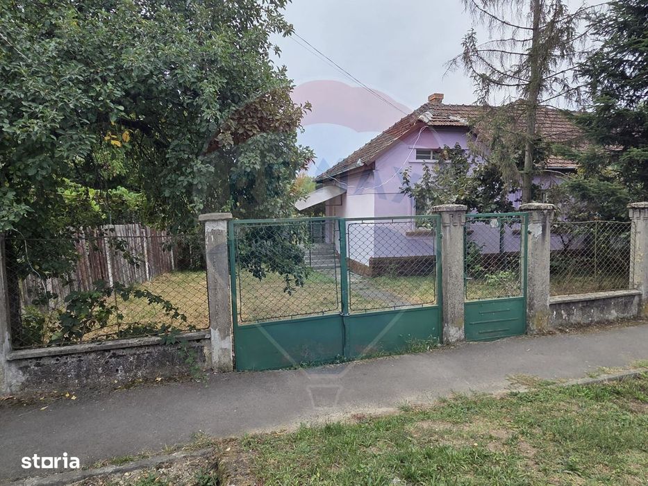 Casă si teren de 1195mp in Tinca