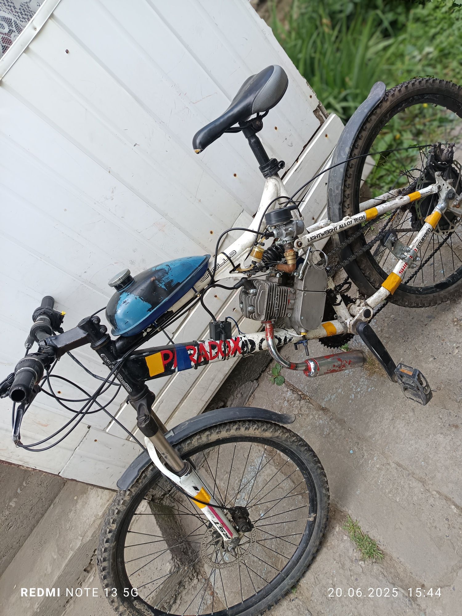 Bicicleta cu motor