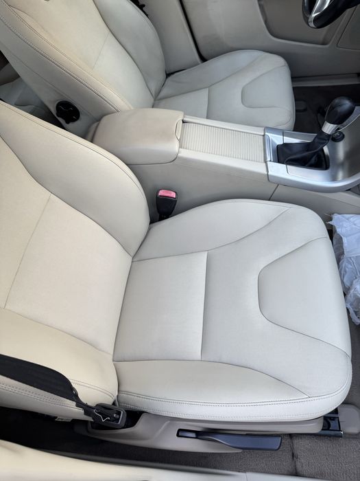 Dezmembrez Volvo Xc 60 2.4 an 2011euro5